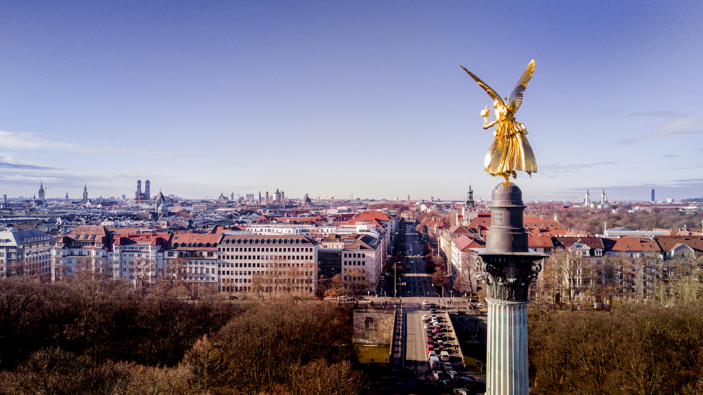 Eine Rheinländerin in München - 5 Jahre München, Blick über München Friedensengel Quelle: shutterstock